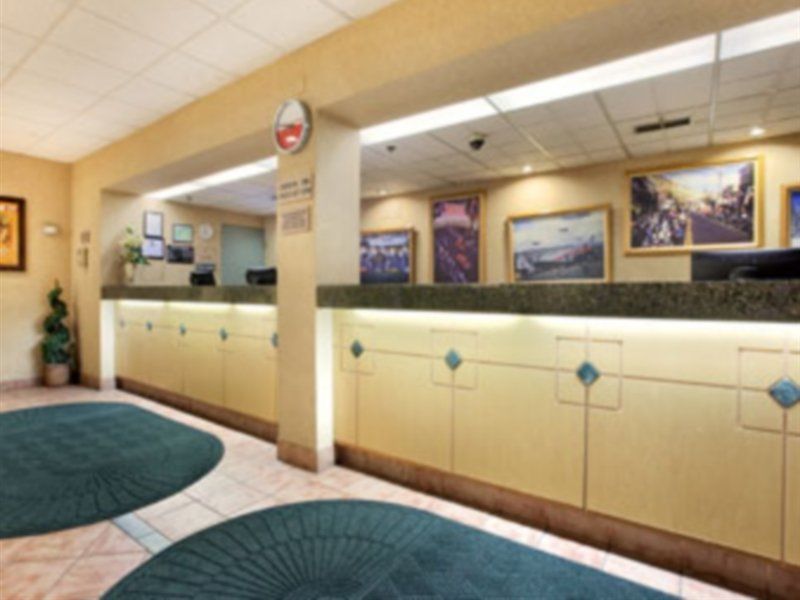 Ramada By Wyndham & Casino 2*