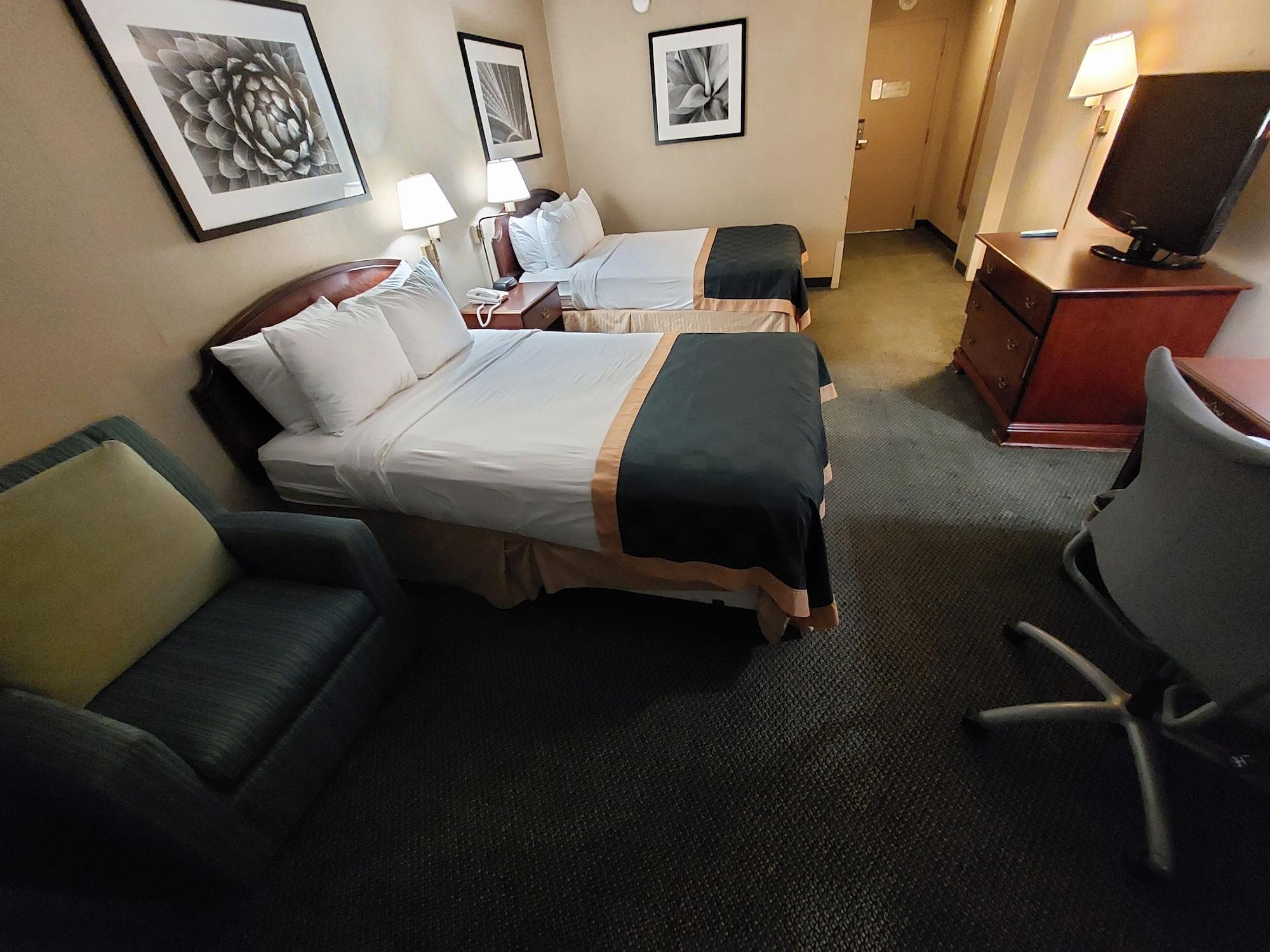 Ramada By Wyndham & Casino 2*