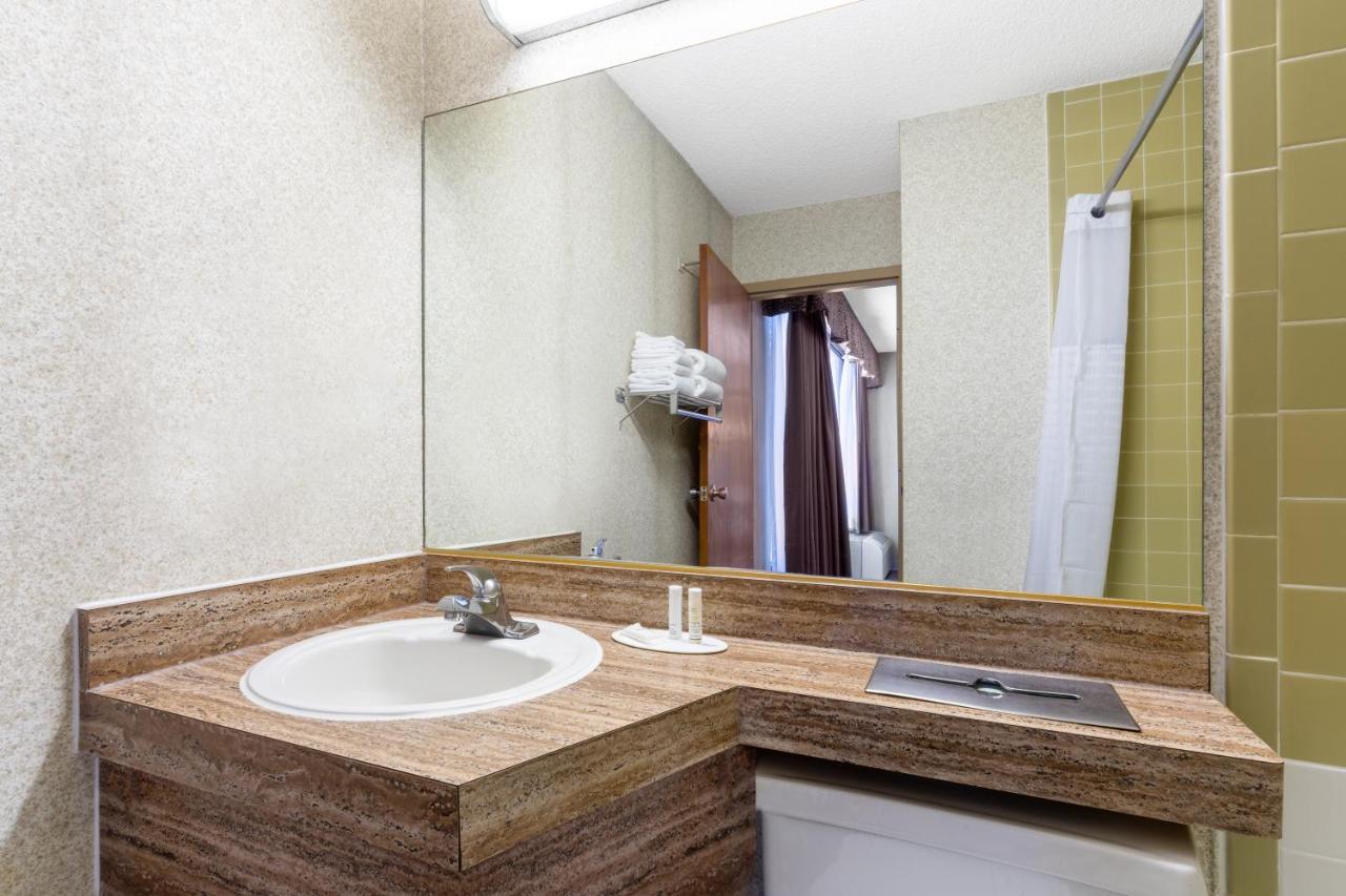 Ramada By Wyndham & Casino 2*