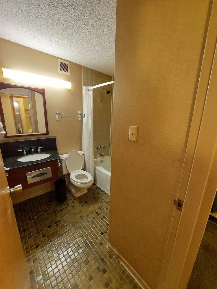 Hotel Ramada By Wyndham & Casino